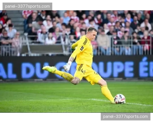 曼联青训新星阿尔菲·沃克确认赛季结束后加盟利兹联