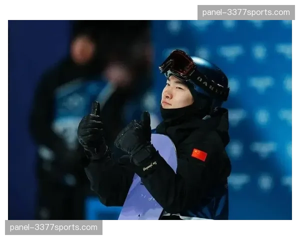 米兰冬奥会单板滑雪男子坡面障碍技巧：苏翊鸣第二滑79.90分，凭借首轮82.41分暂列第一