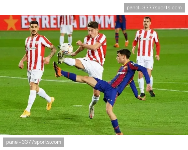 战术复盘：毕尔巴鄂0-0瓦伦西亚，一场充满对抗但缺乏进球的平局。