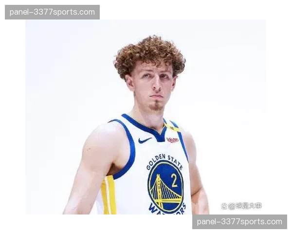 赛场花絮：勇士新秀布兰丁·波杰姆斯基模仿库里招牌抖肩庆祝